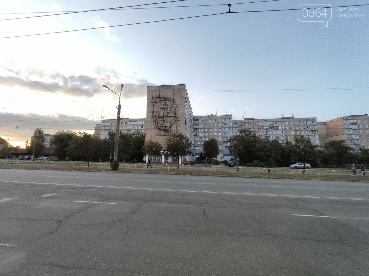 "Прощай, эпоха": в Кривом Роге демонтировали металлическое панно, - ФОТО, фото-6