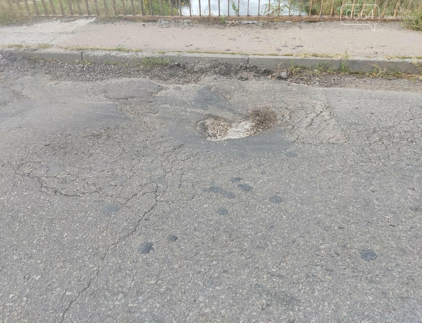В Кривом Роге мост через реку Ингулец находится в аварийном состоянии, - ФОТО, фото-16