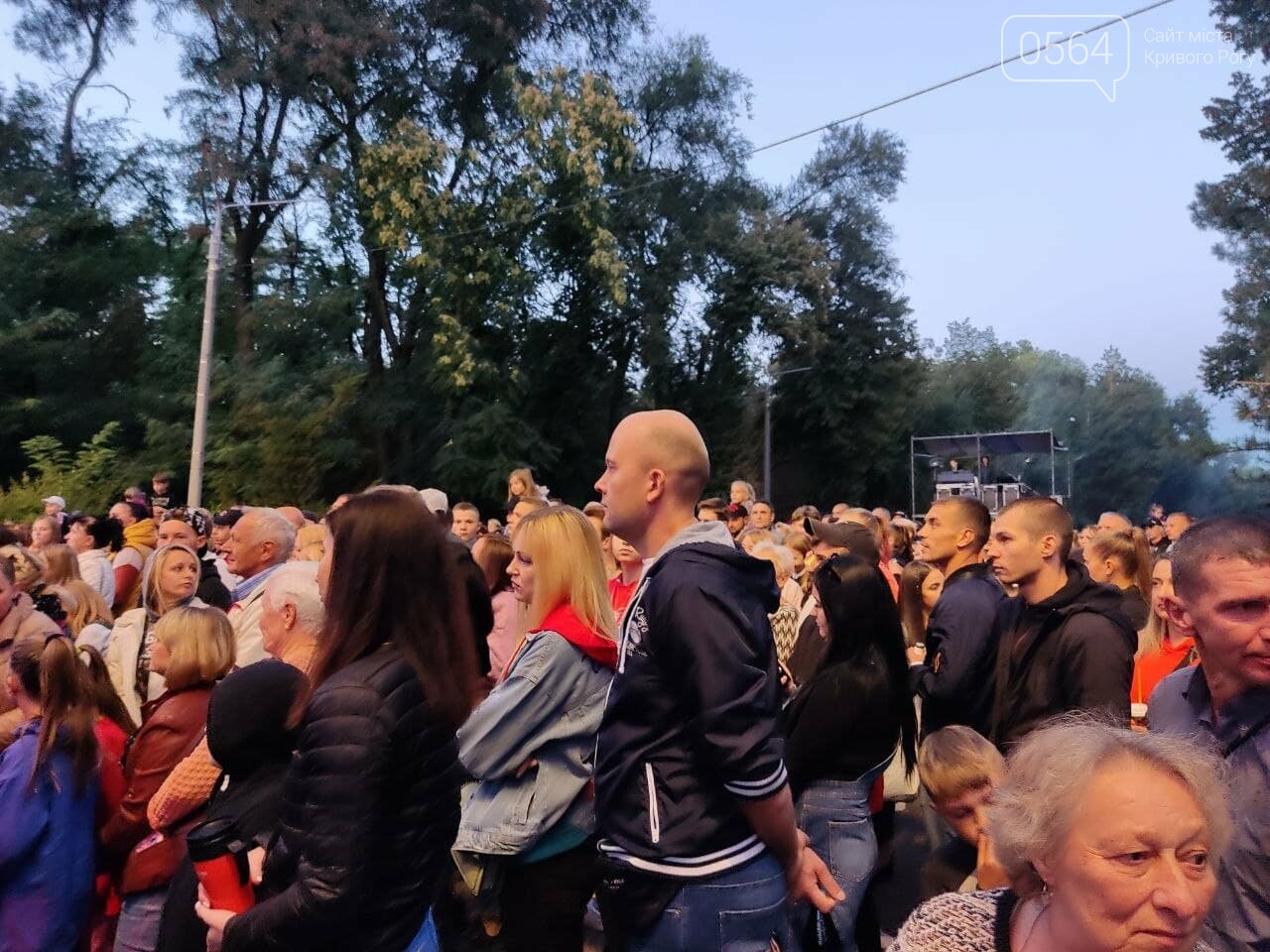 В криворожском парке проходит праздничный концерт по случаю Дня шахтёра, - ФОТО, фото-3