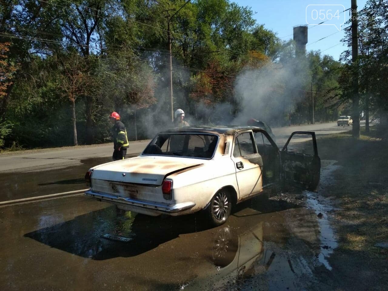 В Кривом Роге на ходу загорелся автомобиль: пострадали 2 человека, - ФОТО , фото-3