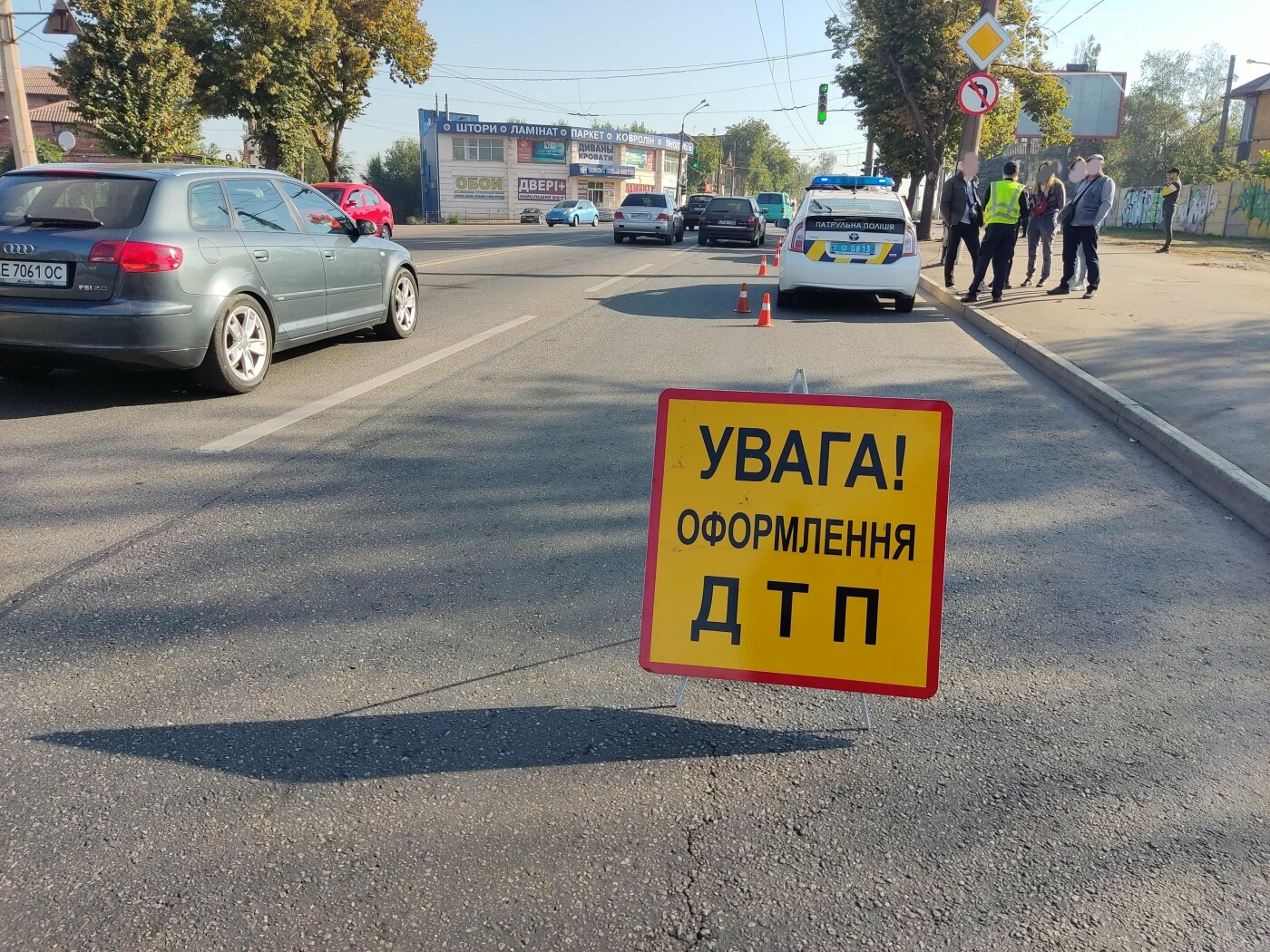 Неудачно перестроился: в Кривом Роге после столкновения Toyota вылетела на тротуар, - ФОТО, фото-6