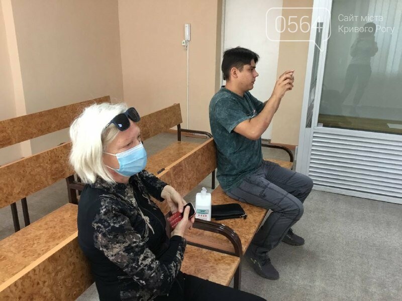 Плюньте! В суде рассматривают иск к криворожским патрульным, доставившим в ПНД "слишком спокойного" водителя, - ФОТО, ВИДЕО, фото-13