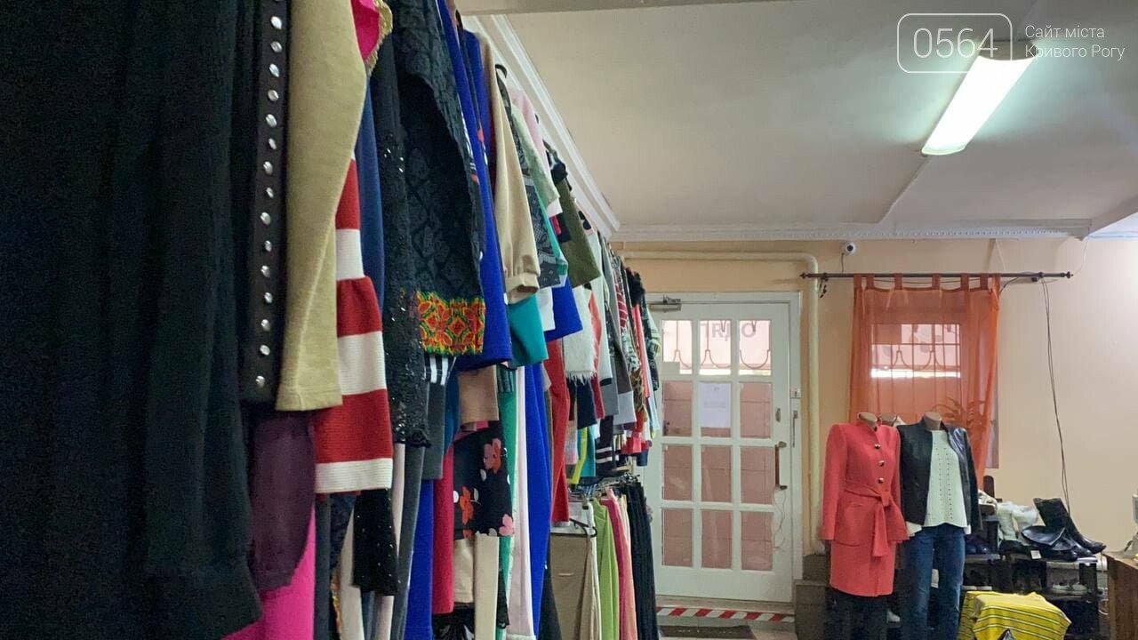 "Солнечный день" в Кривом Роге: двое подростков с синдромом Дауна пробовали себя в роли сотрудников магазина, - ФОТО, ВИДЕО , фото-11