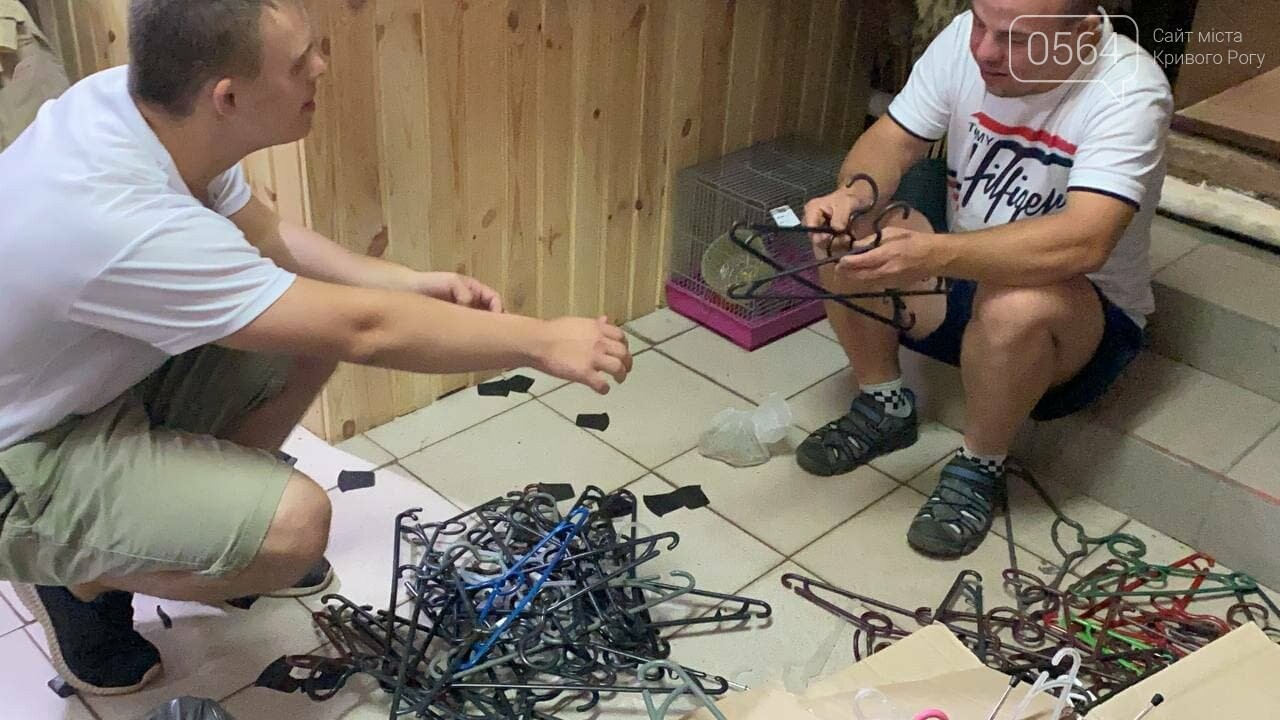 "Солнечный день" в Кривом Роге: двое подростков с синдромом Дауна пробовали себя в роли сотрудников магазина, - ФОТО, ВИДЕО , фото-15