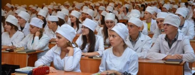 К борьбе с распространением коронавируса в Украине привлекут студентов-медиков