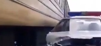 Возле Кривого Рога электричка протаранила автомобиль полиции, - ВИДЕО
