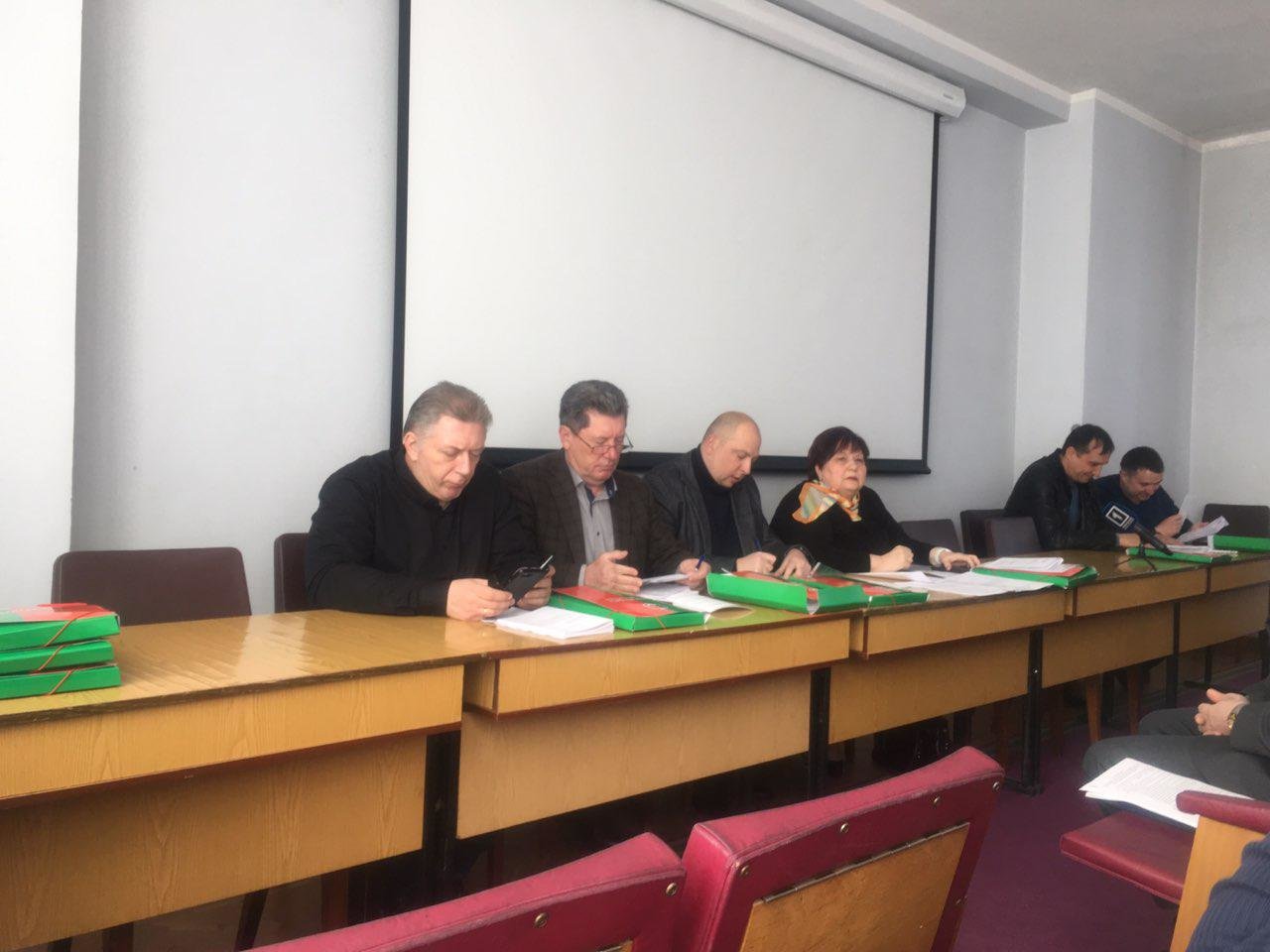 В Кривом Роге открылась сессия горсовета. Сегодня проходят заседания постоянных комиссий, - ПРЯМАЯ ТРАНСЛЯЦИЯ