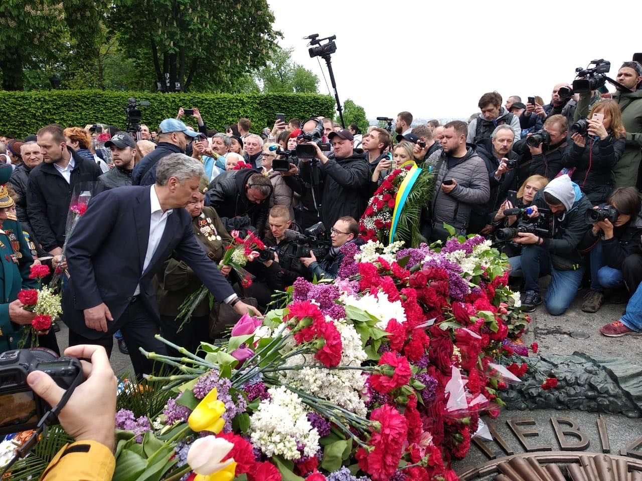 Юрий Бойко с портретом деда принял участие в шествии 9 Мая..., фото-1 Юрий Бойко с портретом деда принял участие в шествии 9 Мая (фото), фото-1