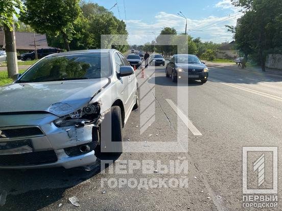 В Кривом Роге столкнулись Toyota и Mitsubishi, - ФОТО