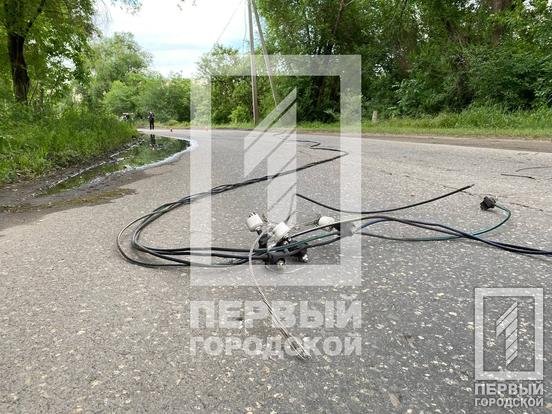 В Кривом Роге "Ford" снес электроопору, - ФОТО, фото-3