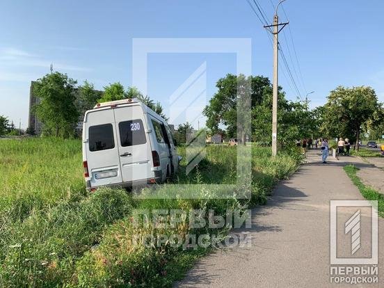 ДТП в Кривом Роге: маршрутка сбила подростка-велосипедиста, - ФОТО , фото-3