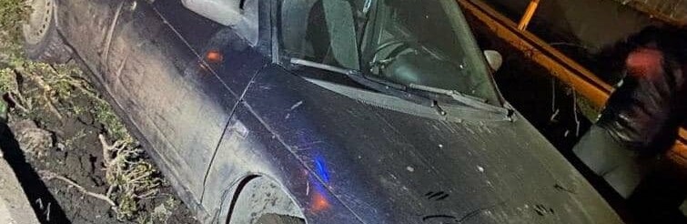 Пьяный криворожанин, припарковавшийся на клумбе, пытался 