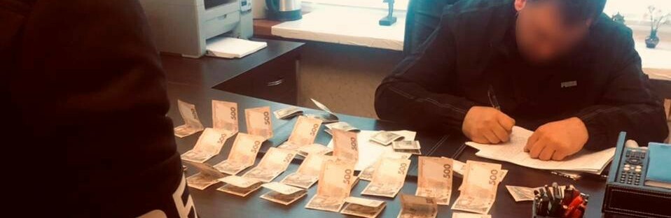 За предложение взятки криворожскому полицейскому в размере 5000 долларов, мужчине грозит до 8 лет тюрьмы, - ФОТО 