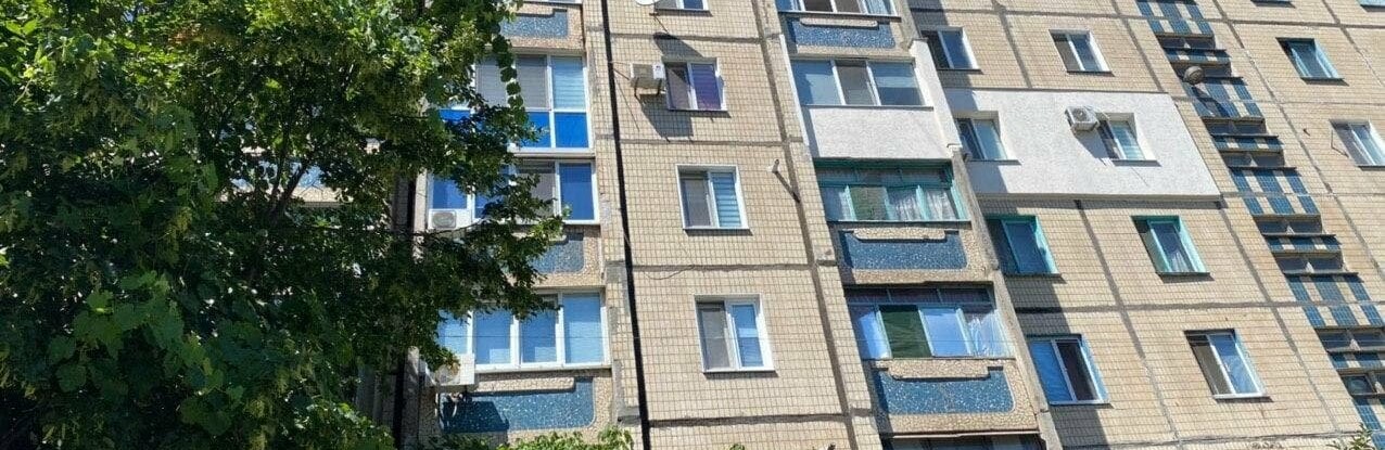 В Кривом Роге ребенок обнаружила свою маму повешенной 