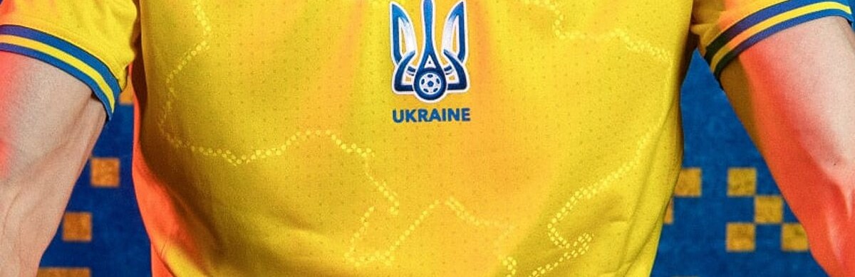 УЕФА обязал изменить форму сборной Украины по футболу с Крымом после обращения россиян 