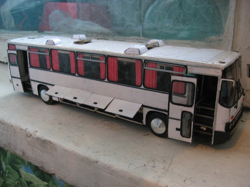 икарус- модель с открытыми дверьками