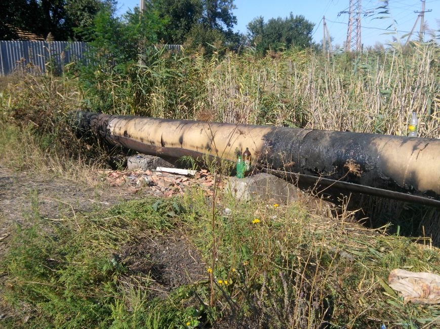 В Жовтневом районе продолжают вырезать трубы «Криворожтеплоцентрали» (ФОТО) (фото) - фото 1