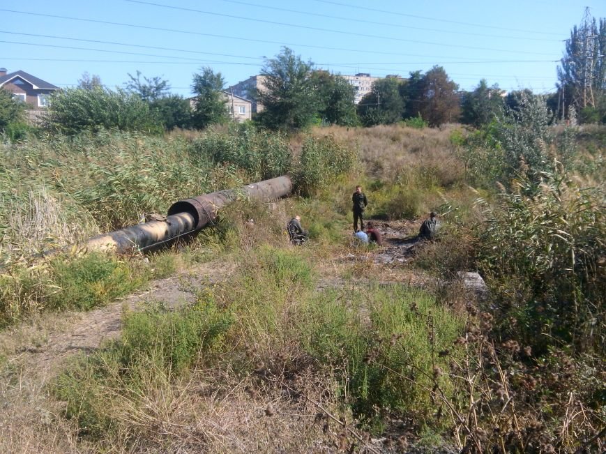 В Жовтневом районе продолжают вырезать трубы «Криворожтеплоцентрали» (ФОТО) (фото) - фото 1