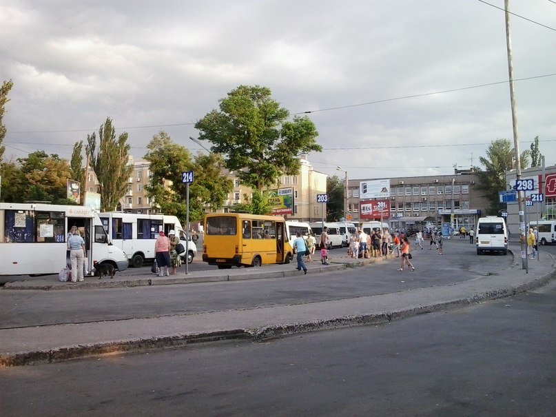 В Кривом Роге  повесили электронные табло за 620 тысяч гривен, а троллейбусов на маршрутах нет (ФОТО) (фото) - фото 1