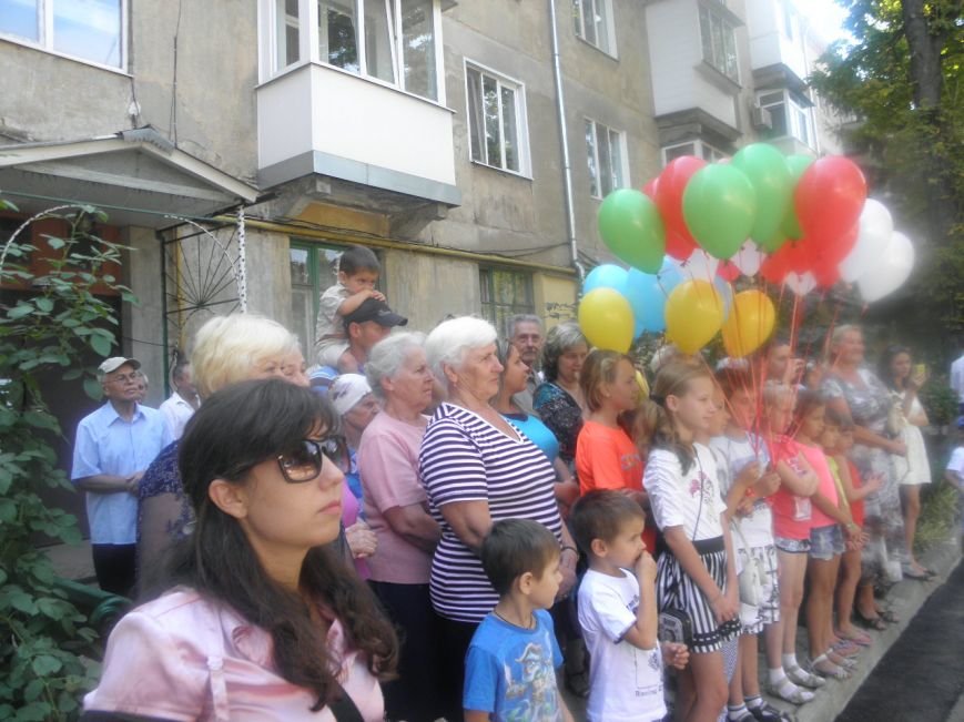 Назван «Уютный дворик» в рамках социальной программы  «Город - нашими руками» (фото) - фото 1