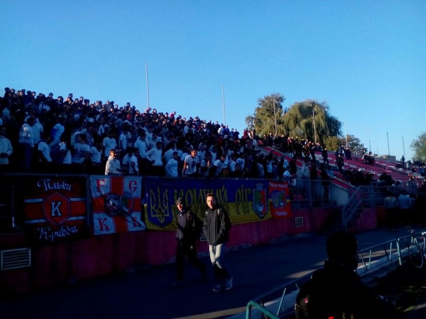 image-111d0a90c395e1c84d4b80064bbffea23b016dc1860ec5c60b5587d9d0b9aeaf-V