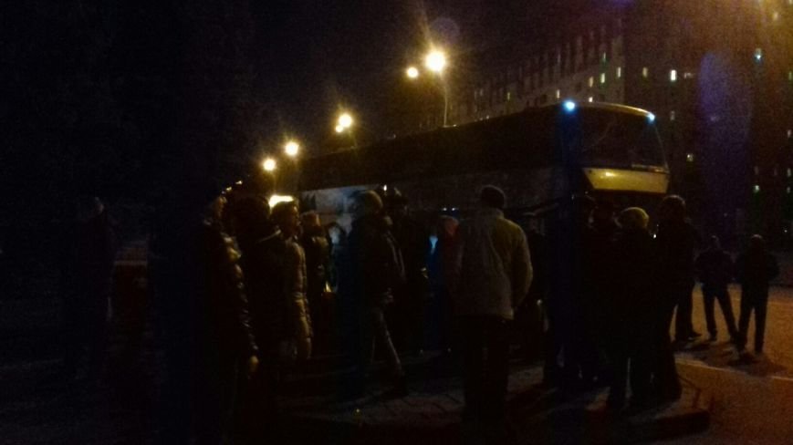 Сотни криворожан выехали в столицу под стены Верховной Рады (ФОТО) (фото) - фото 1