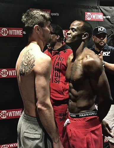 Евгений Хитров и Кеннет МакНил прошли официальную процедуру взвешивания перед боем (ФОТО) (фото) - фото 1